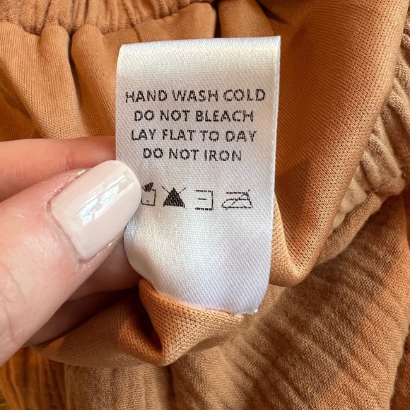 Sewn & Seen Women's Rust Orange Shorts, size medium, GUC, summer, casual - Picture 5 of 10